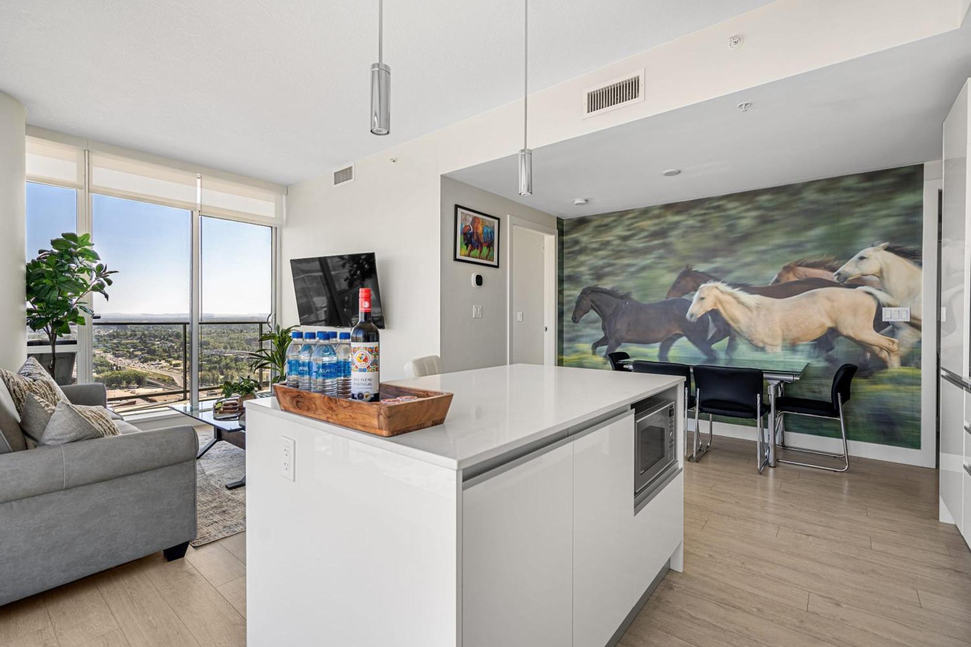 Stampede View Suites: 35th Floor Panorama with Banff Pass Calgary Exterior photo